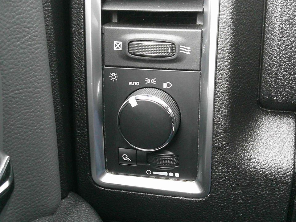 RAM 1500 Classic 2023 - Image 9