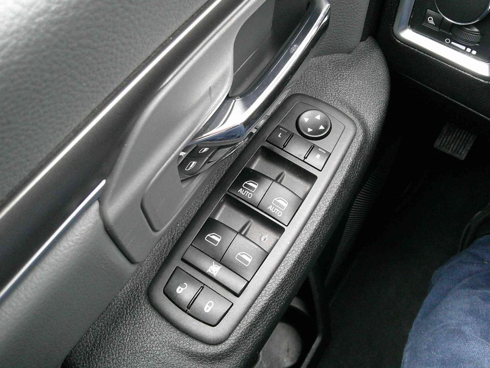 RAM 1500 Classic 2023 - Image 8