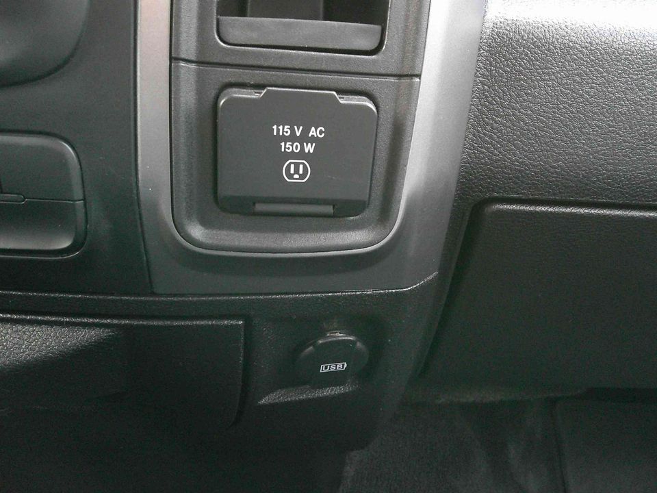 RAM 1500 Classic 2023 - Image 17