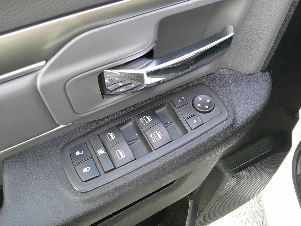 RAM 1500 Classic 2023 - Image 7