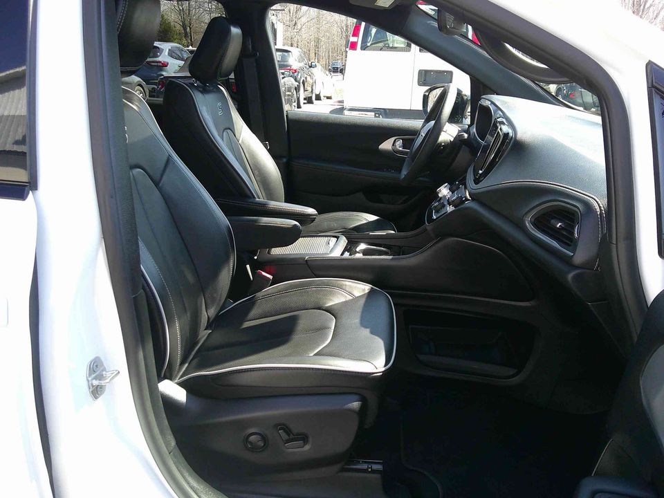 Chrysler Pacifica 2025 - Image 39