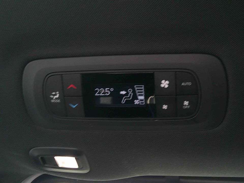 Chrysler Pacifica 2025 - Image 32