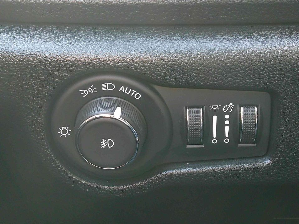 Chrysler Pacifica 2025 - Image 12
